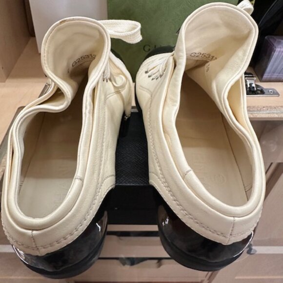 Chanel Size 38 Interlocking CC Logo Lambskin Sneakers - Picture 4 of 8